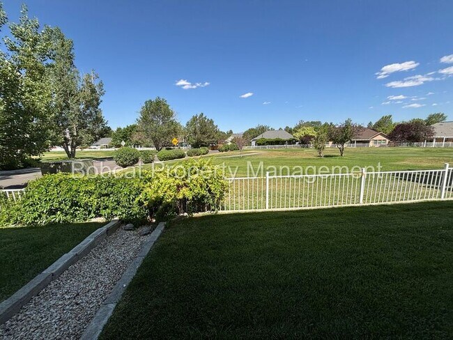 Building Photo - 1231 Flintwood Dr