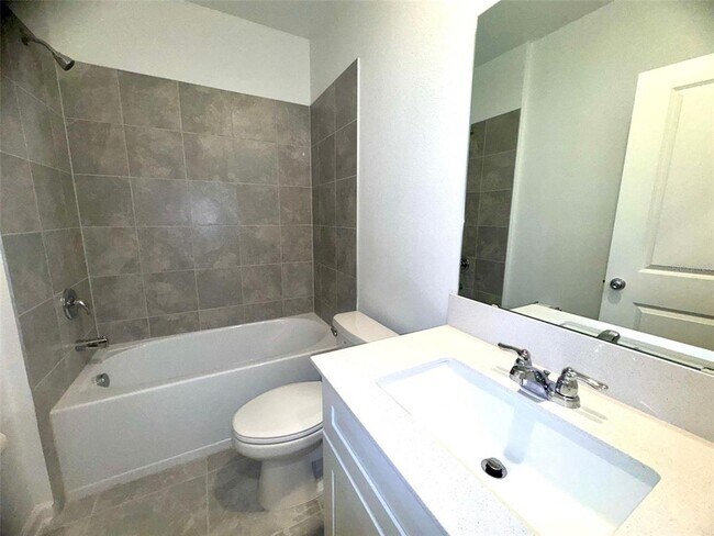 Building Photo - 4794 Cloister St