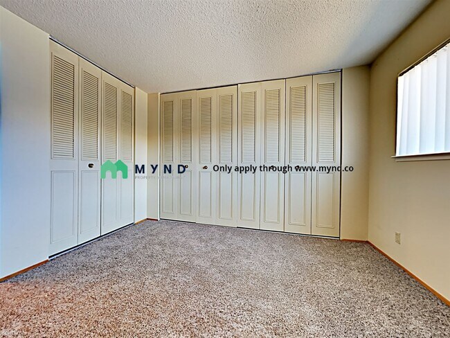 Building Photo - 1 br, 1 bath  - 5994 Lake Crest Way Apt 16