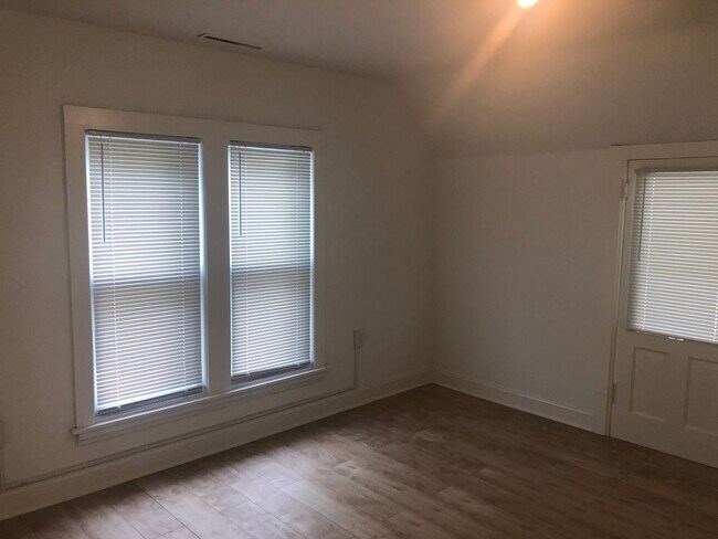 Building Photo - 6706 3rd Ave