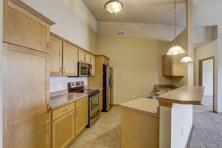 Kitchen - 6809 Milwaukee St