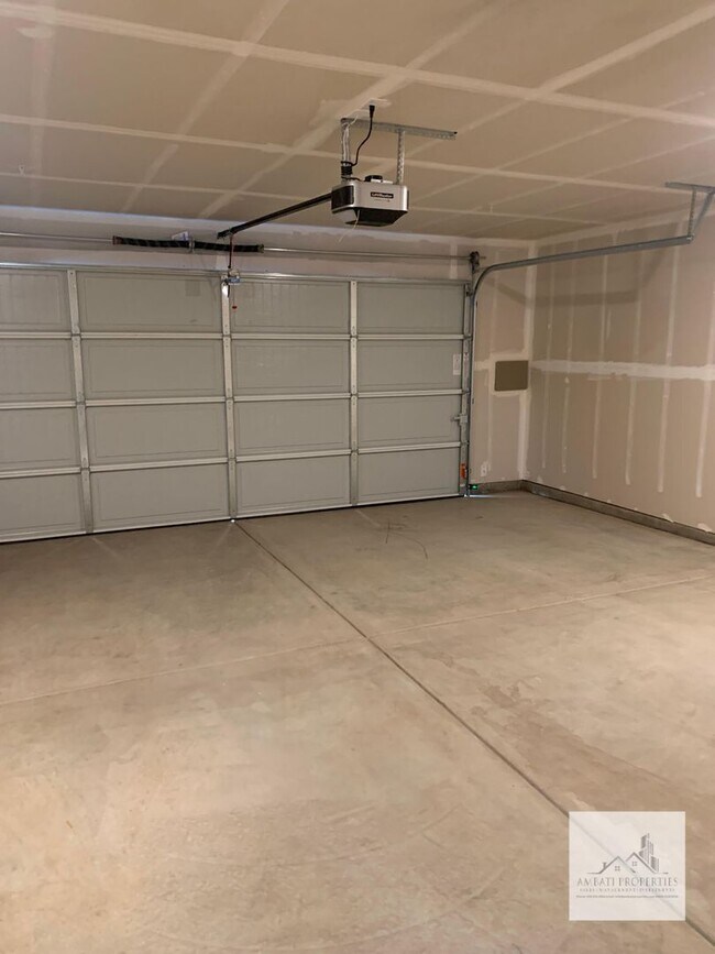 Building Photo - 490 W Mahogany Ln
