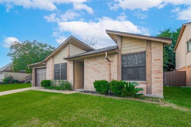 Building Photo - 15331 Peachmeadow Ln