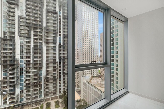 Building Photo - 300 Biscayne Blvd Way