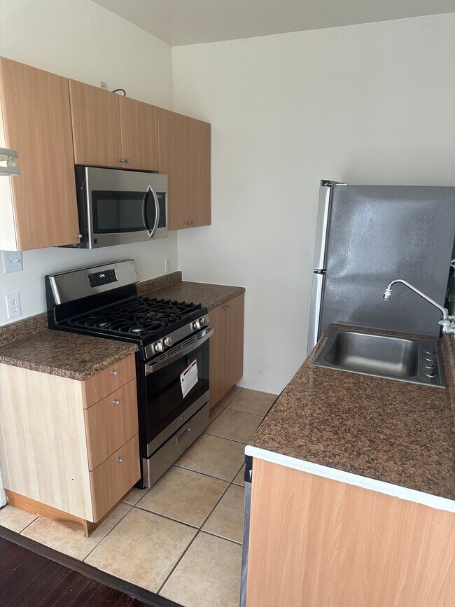 Building Photo - 2121 James M Wood Blvd