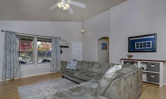 Building Photo - 3 Bedroom, 2 Bath Single Level home in Meridian!