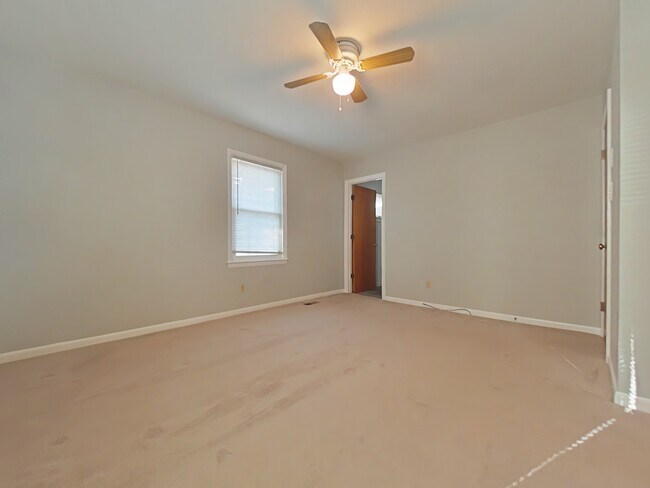 Building Photo - 3320 Forest Lake Dr