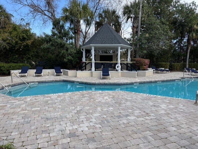 Building Photo - 45 Sycamore Ave