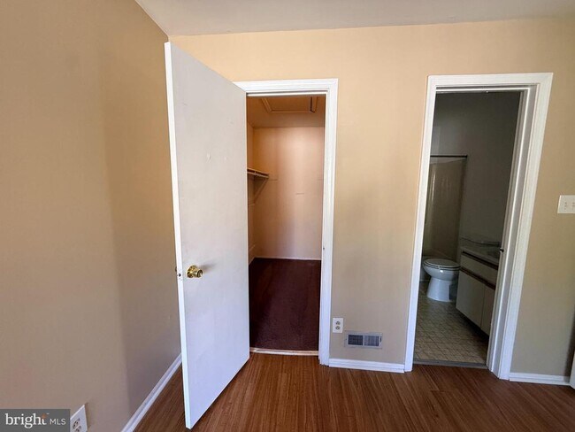 Building Photo - 1403 Britton Pl