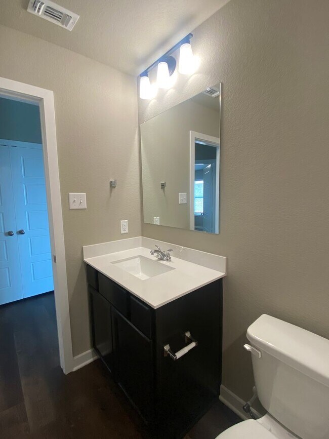 Building Photo - 3 BEDROOM, PLUS OFFICE, BELTON ISD
