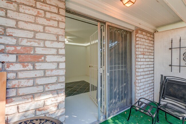 Building Photo - 7900 Westheimer Rd