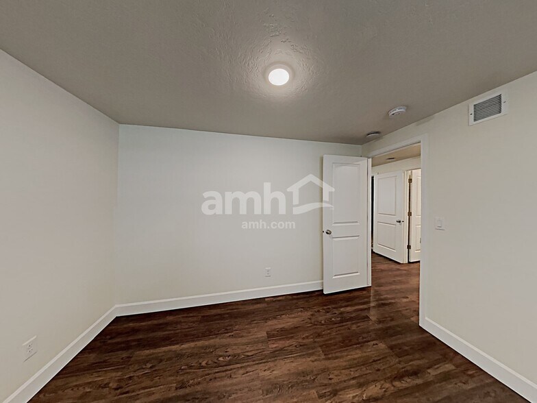 Building Photo - 7379 S Copper Rim Dr