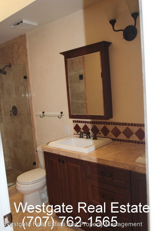 Building Photo - 3 br, 3.5 bath House - 1 Liberty Lane