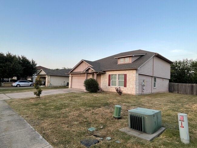 Building Photo - 200 Adriana Ln