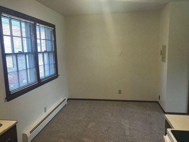 Building Photo - 1725 Douglas Ave