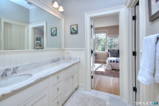 Building Photo - 37 Beaver Brk Rd