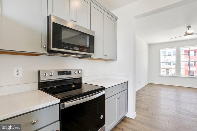Building Photo - 88 Mossdale Blvd
