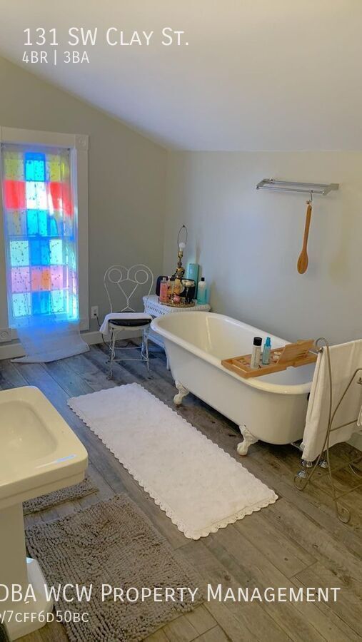 Building Photo - 131 SW Clay St