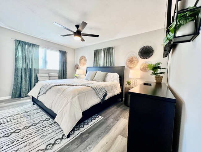 Building Photo - New Pool! Just vibes by the pool. Fully fenced yard