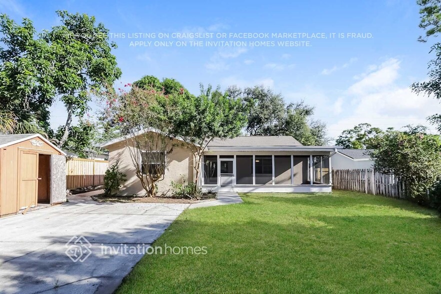 Building Photo - 1713 Solon Ave
