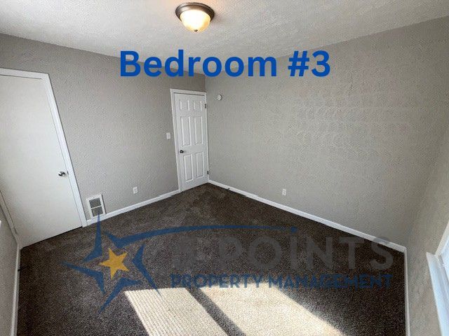 Building Photo - 1026 Francis Ave SE