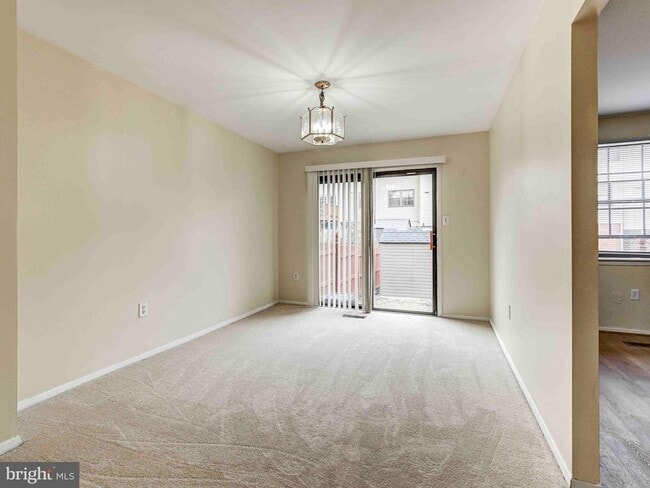 Building Photo - 18 Clinton Hill Ct