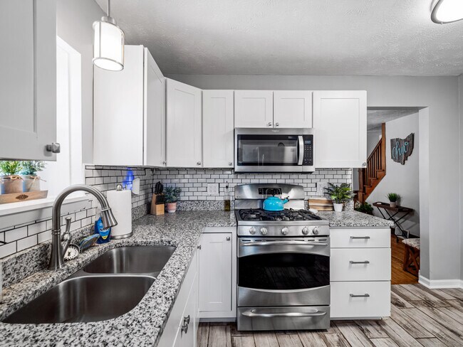 Building Photo - 3222 West Blvd