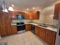 Building Photo - 1023 E Schumaker Manor Dr