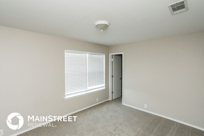 Building Photo - 707 River Run Dr