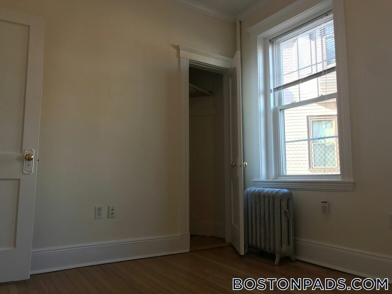 Building Photo - 115 Kilsyth Rd