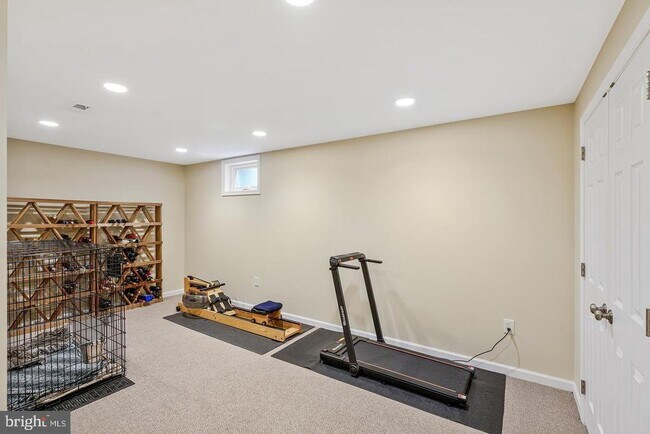 Building Photo - 12405 Willow Falls Dr