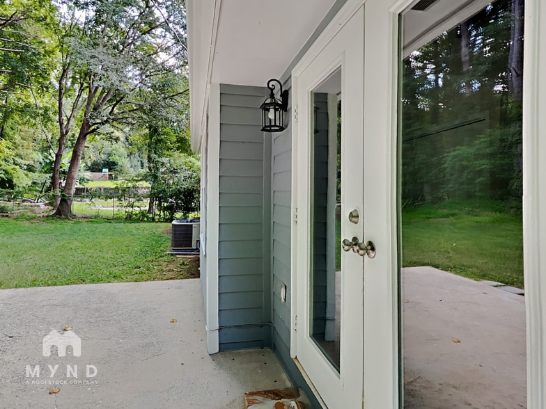 Building Photo - 1285 Coronada Dr