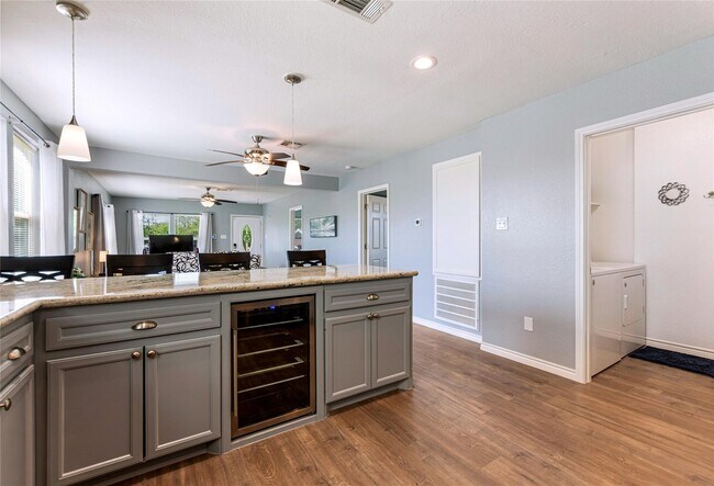 Building Photo - 5420 Avenue Q