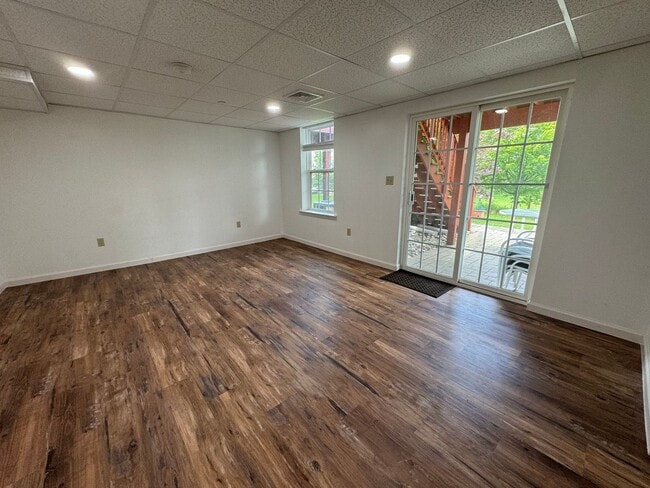 Building Photo - THREE BEDROOM TOWNHOUSE- East Penn Schools