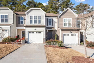 Building Photo - 313 White Oak Ridge Dr