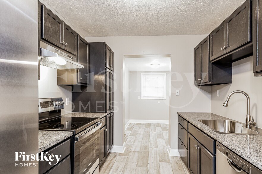 Building Photo - 1104 Raynor St