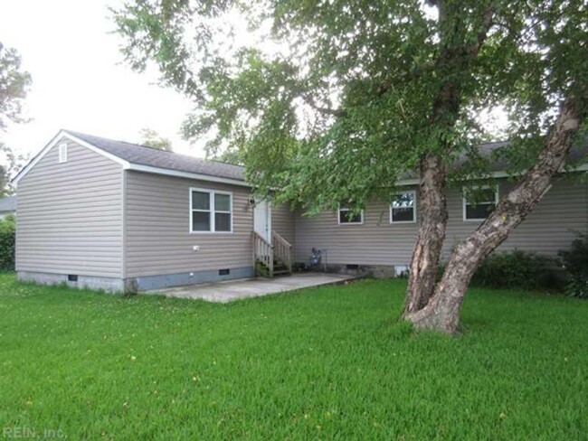 Building Photo - Renovated Ranch Home in Lynnhaven area of ...