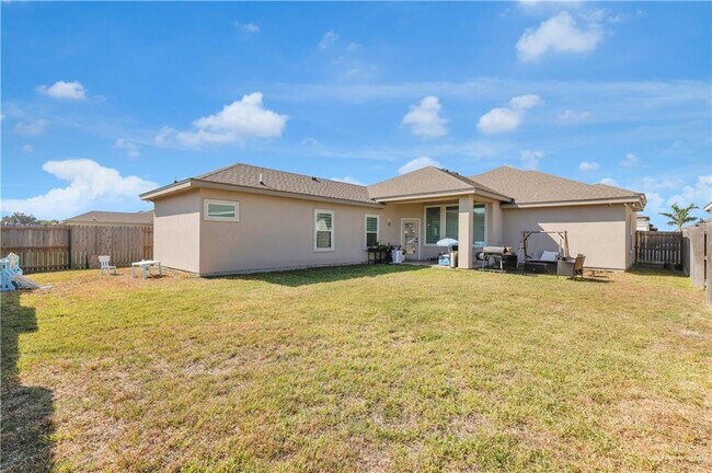 Building Photo - 20 Yarrow St