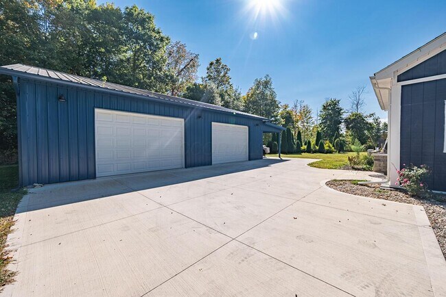 Building Photo - 11850 Beacom Rd