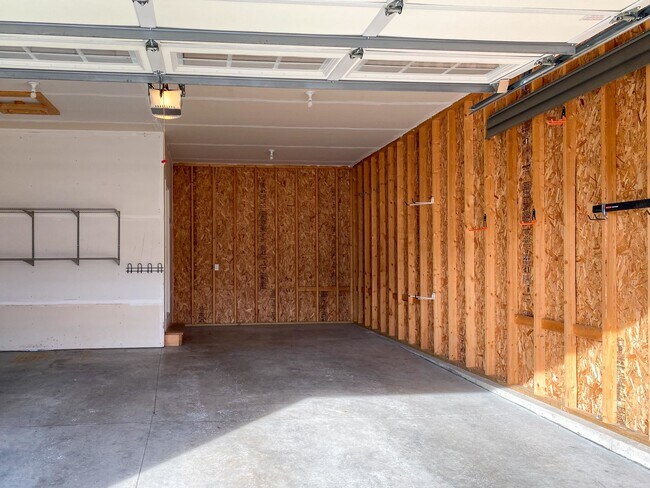 Building Photo - 9626 Sweet Autumn Dr