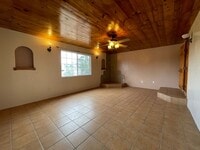 Building Photo - 212 S El Rancho Rd