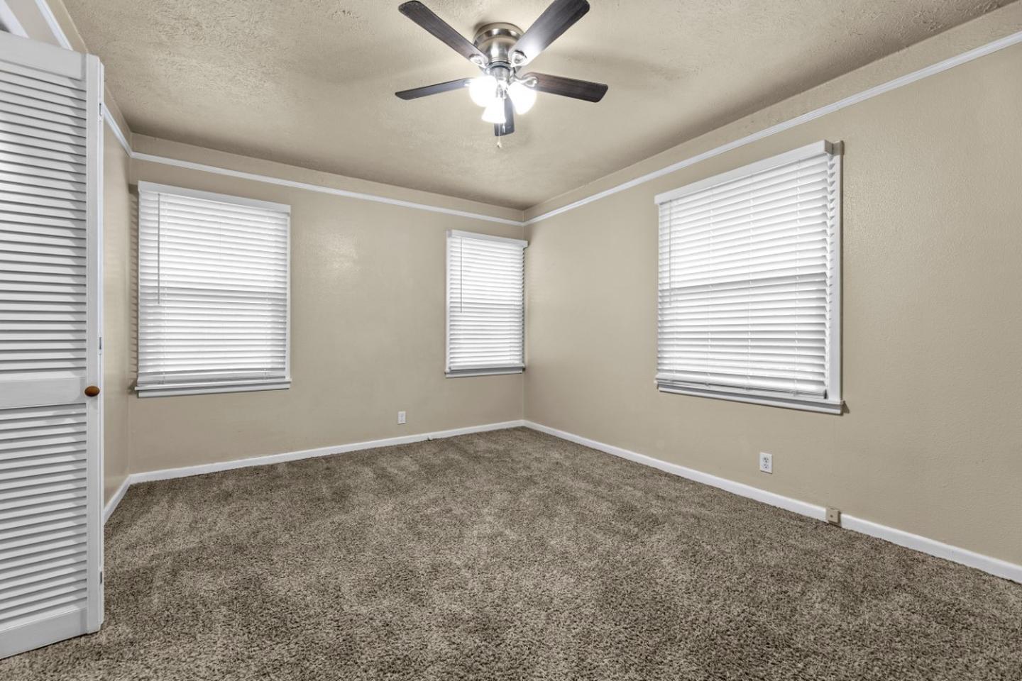 Building Photo - Charming 5BR Fort Worth home with big backyard & patio