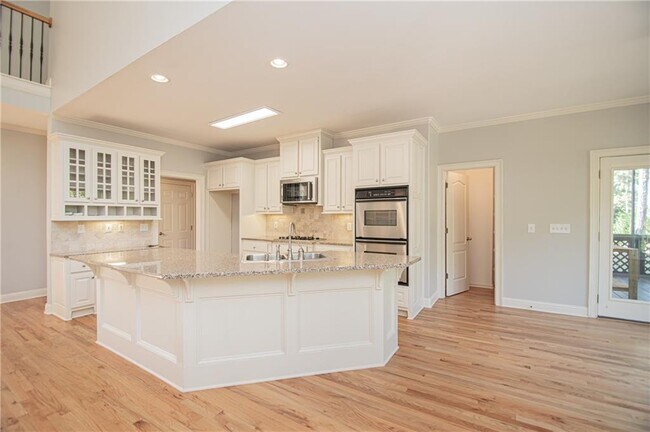 Building Photo - 4012 Erin Dr