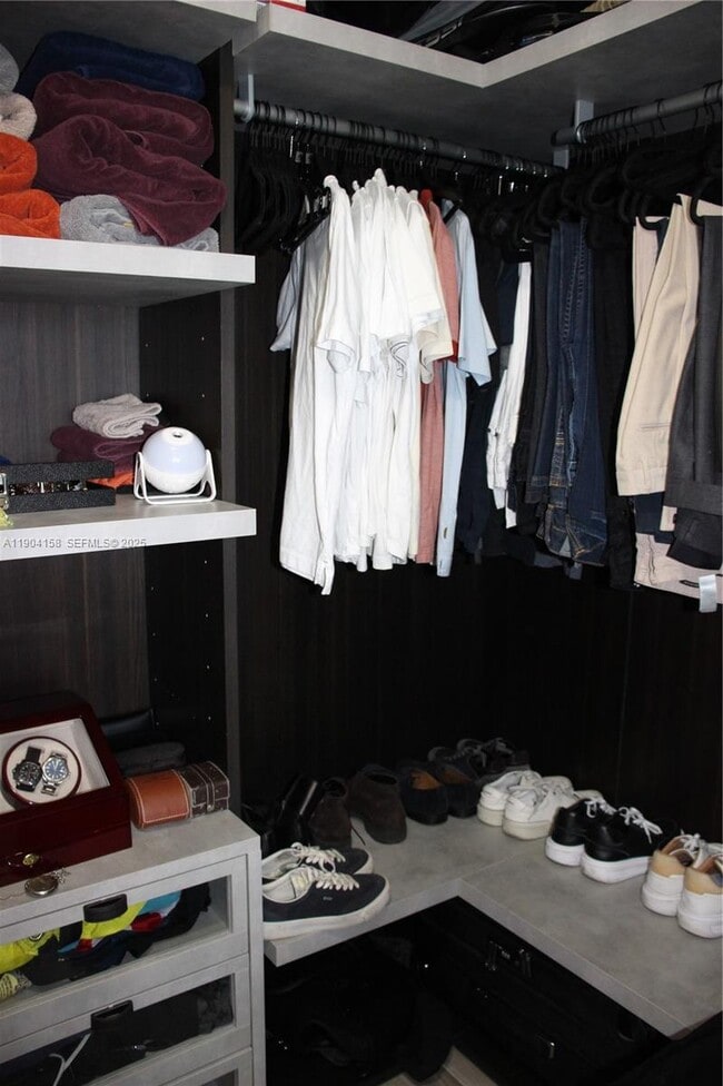 Building Photo - 801 S Miami Ave