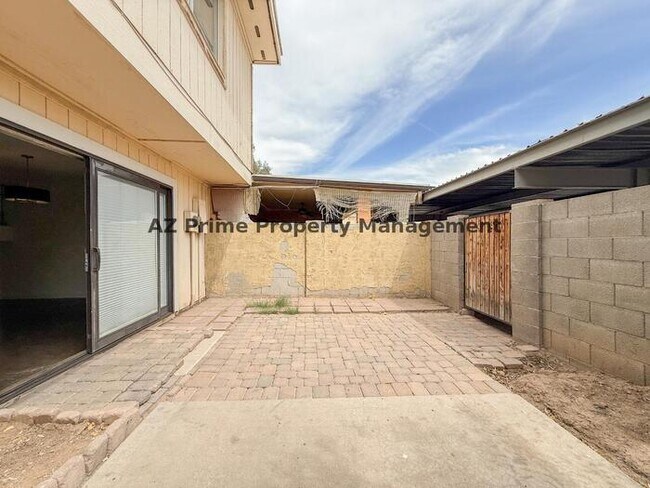 Building Photo - 4440 W Solano Dr N
