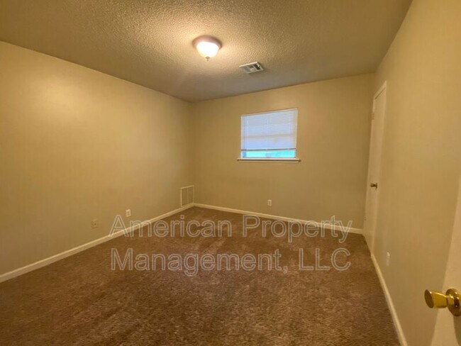 Building Photo - 8113 E 23rd St