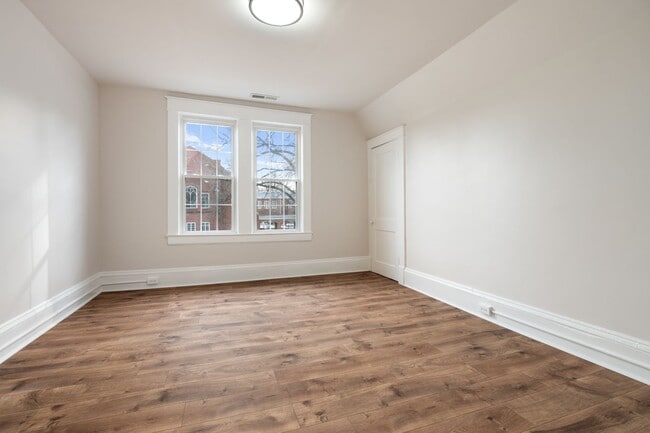 Building Photo - Trinity Park in Durham!