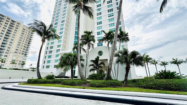 Building Photo - 800 Claughton Island Dr