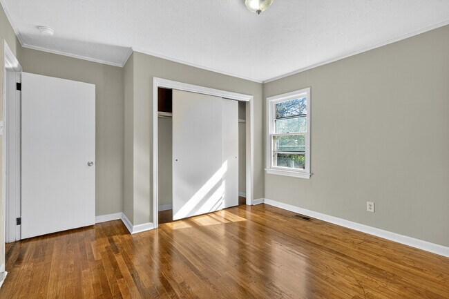 Building Photo - 1311 Beaufort St