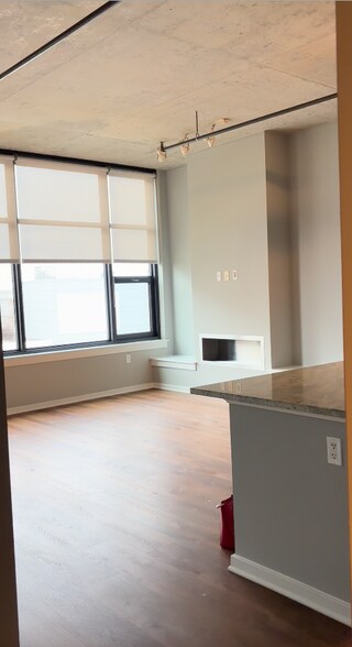 Building Photo - 1136 S Delano Ct W